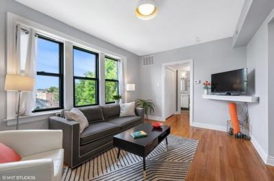 2709 W Belden Ave #3