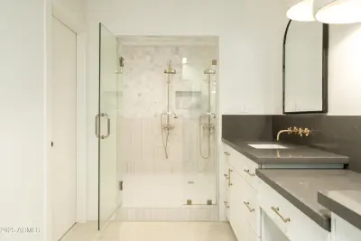 8401 E Vista Del Lago