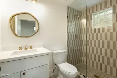 8401 E Vista Del Lago