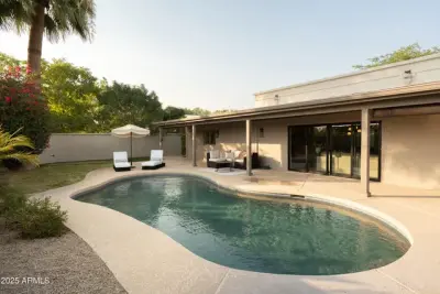 8401 E Vista Del Lago