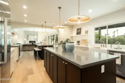 8401 E Vista Del Lago