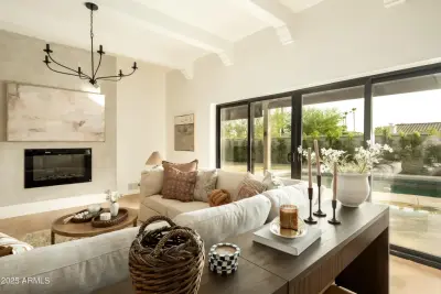 8401 E Vista Del Lago