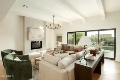 8401 E Vista Del Lago