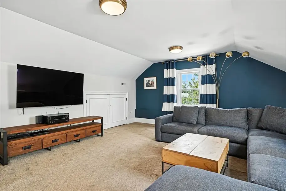 96 Bay View Ave-25