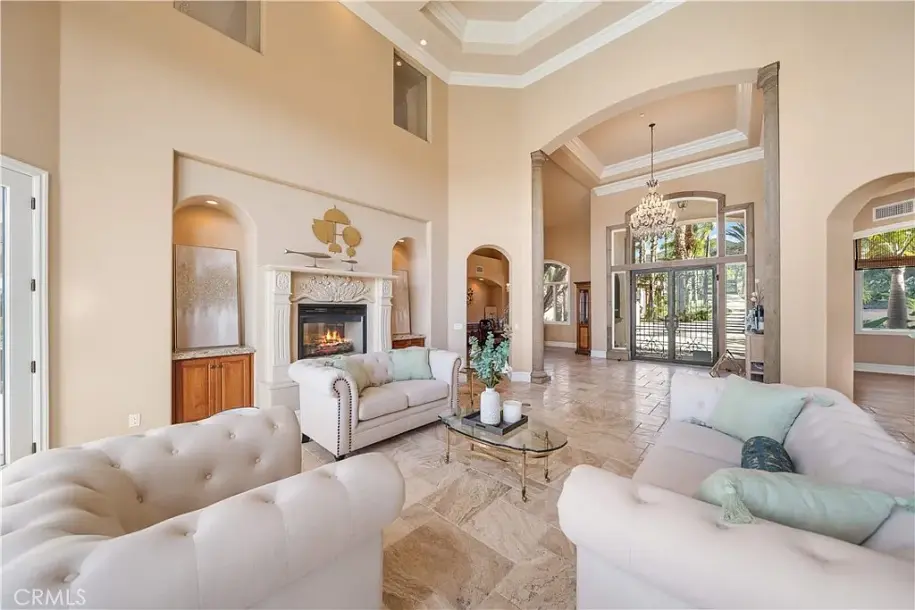 423 Cleveland Way, Corona, CA 92881-10