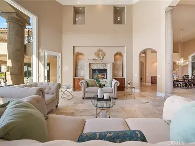 423 Cleveland Way, Corona, CA 92881