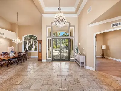 423 Cleveland Way, Corona, CA 92881