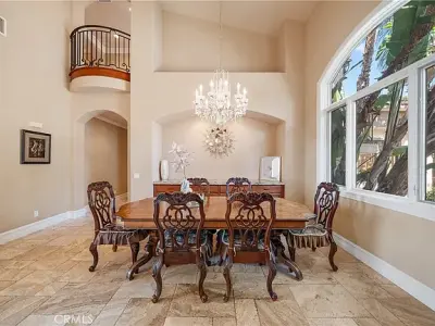 423 Cleveland Way, Corona, CA 92881