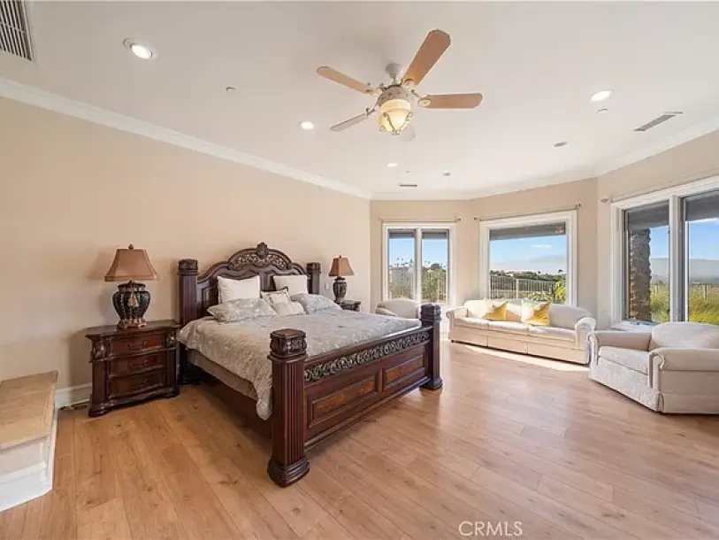 423 Cleveland Way, Corona, CA 92881-19
