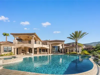 423 Cleveland Way, Corona, CA 92881