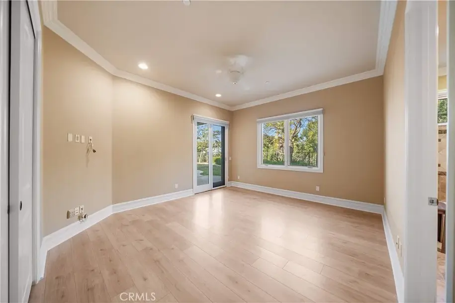 423 Cleveland Way, Corona, CA 92881-27
