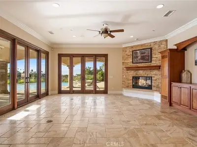 423 Cleveland Way, Corona, CA 92881