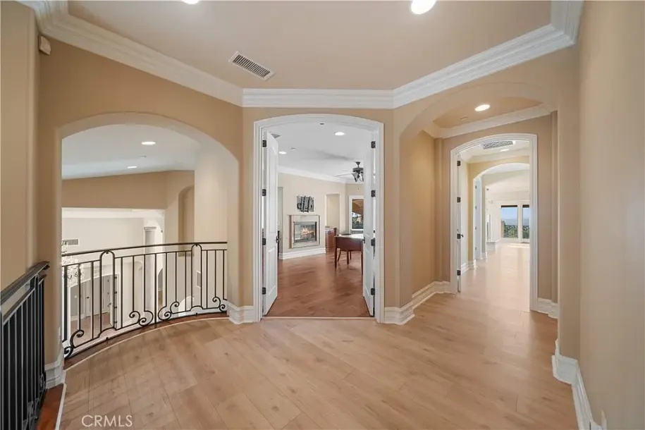 423 Cleveland Way, Corona, CA 92881-33