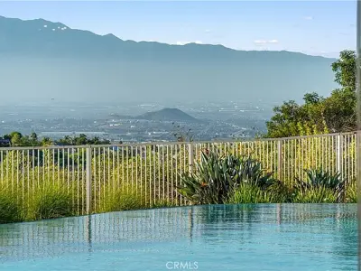 423 Cleveland Way, Corona, CA 92881