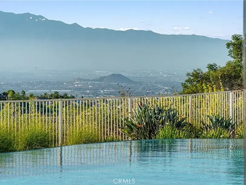 423 Cleveland Way, Corona, CA 92881-43