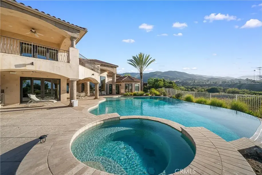 423 Cleveland Way, Corona, CA 92881-44
