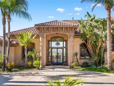 423 Cleveland Way, Corona, CA 92881