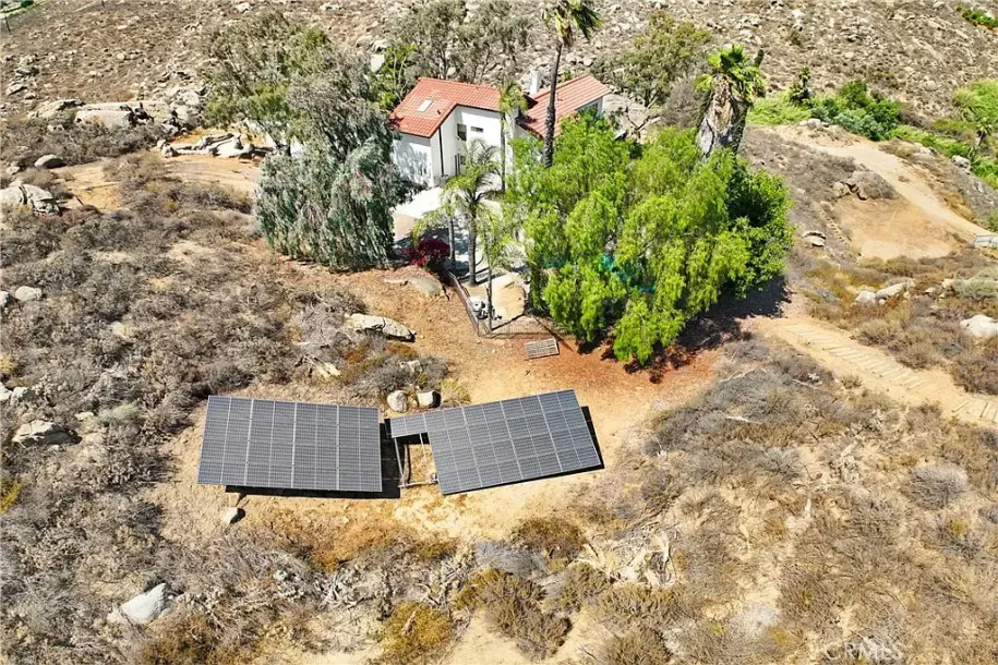 17295 Ridge Canyon Dr, Riverside, CA 92506-35