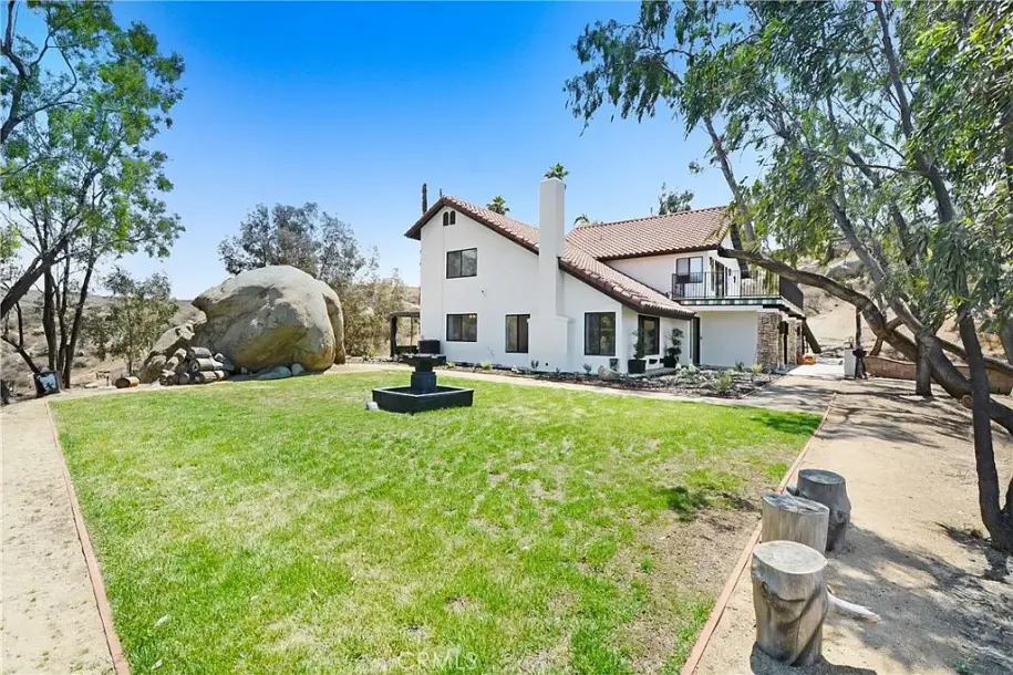 17295 Ridge Canyon Dr, Riverside, CA 92506-7