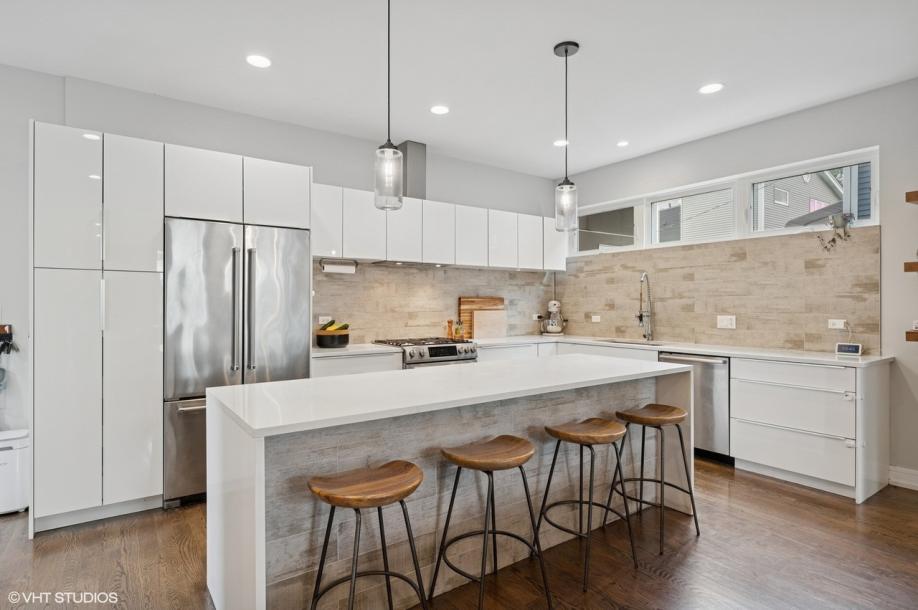 1633 N Saint Louis Ave-2