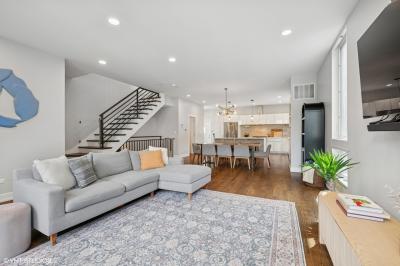 1633 N Saint Louis Ave