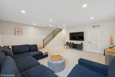 1633 N Saint Louis Ave