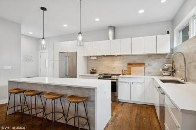 1633 N Saint Louis Ave