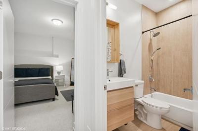 1633 N Saint Louis Ave