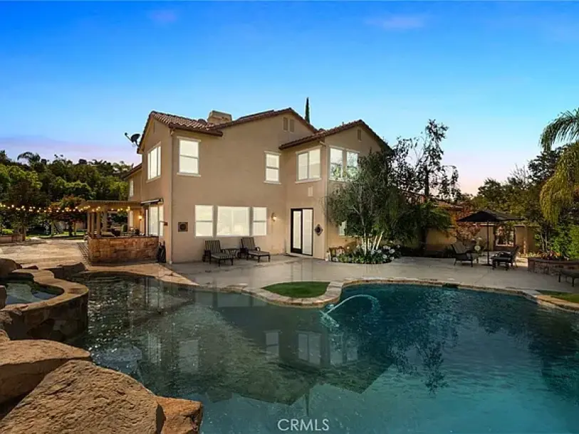 1578 Twin Oaks Cir, Corona, CA 92881-2
