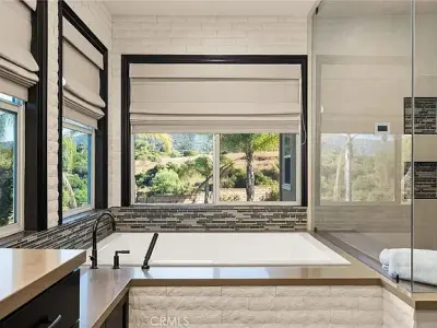 1578 Twin Oaks Cir, Corona, CA 92881