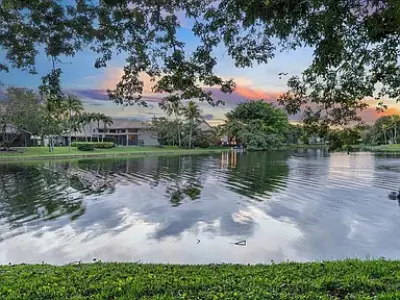 1041 Woodfall Ct, Weston, FL 33326