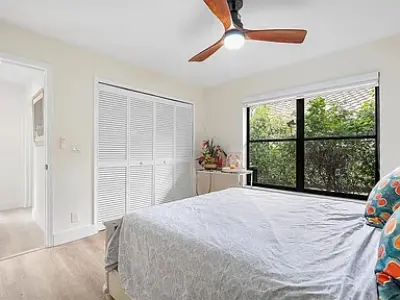 1041 Woodfall Ct, Weston, FL 33326