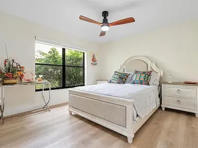 1041 Woodfall Ct, Weston, FL 33326