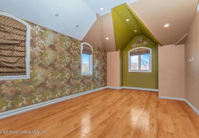 14 Ottavio Promenade, Staten Island, NY 10307