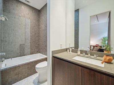 1529 Indiana St, Houston, TX 77006