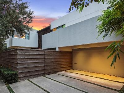 1529 Indiana St, Houston, TX 77006