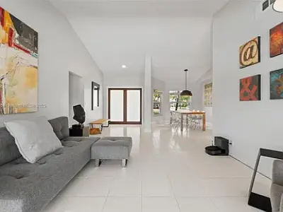 1720 Lakeshore Dr, Weston, FL 33326