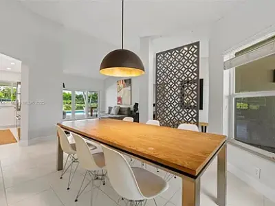 1720 Lakeshore Dr, Weston, FL 33326