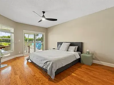 1720 Lakeshore Dr, Weston, FL 33326