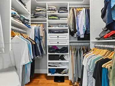 1720 Lakeshore Dr, Weston, FL 33326