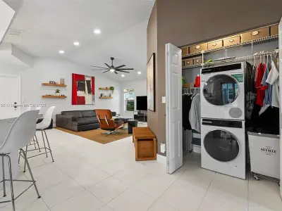 1720 Lakeshore Dr, Weston, FL 33326