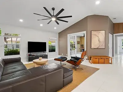 1720 Lakeshore Dr, Weston, FL 33326