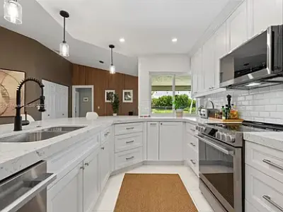 1720 Lakeshore Dr, Weston, FL 33326