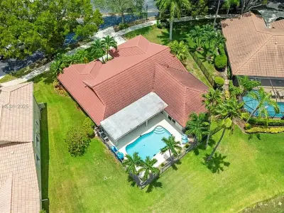 1720 Lakeshore Dr, Weston, FL 33326