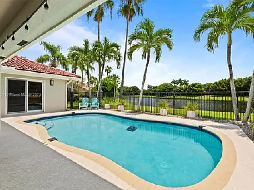 1720 Lakeshore Dr, Weston, FL 33326-40