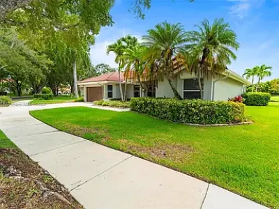 1720 Lakeshore Dr, Weston, FL 33326