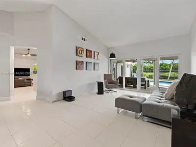 1720 Lakeshore Dr, Weston, FL 33326