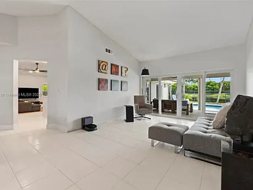 1720 Lakeshore Dr, Weston, FL 33326-12