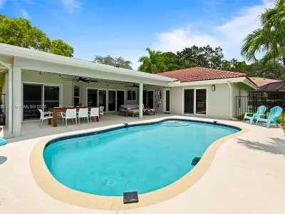 1720 Lakeshore Dr, Weston, FL 33326