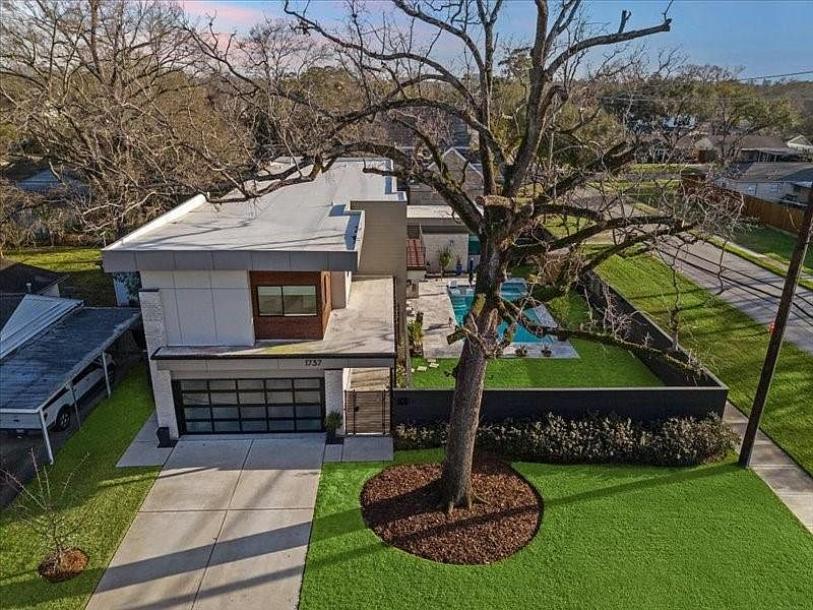 1737 Libbey Dr, Houston, TX 77018-5